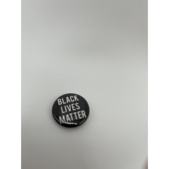 Black Lives Matter Button Round 1" Pinback Badge - Picture 4 of 5